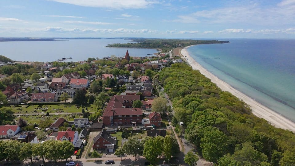 Neighbourhood, Natural landscape