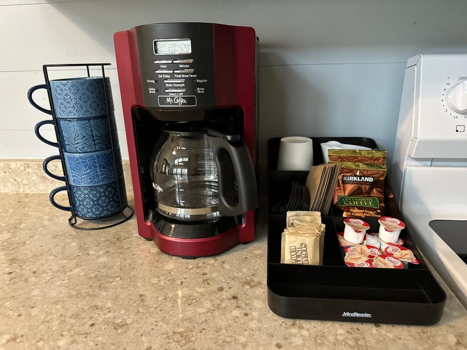 Coffee/tea facilities, kitchen