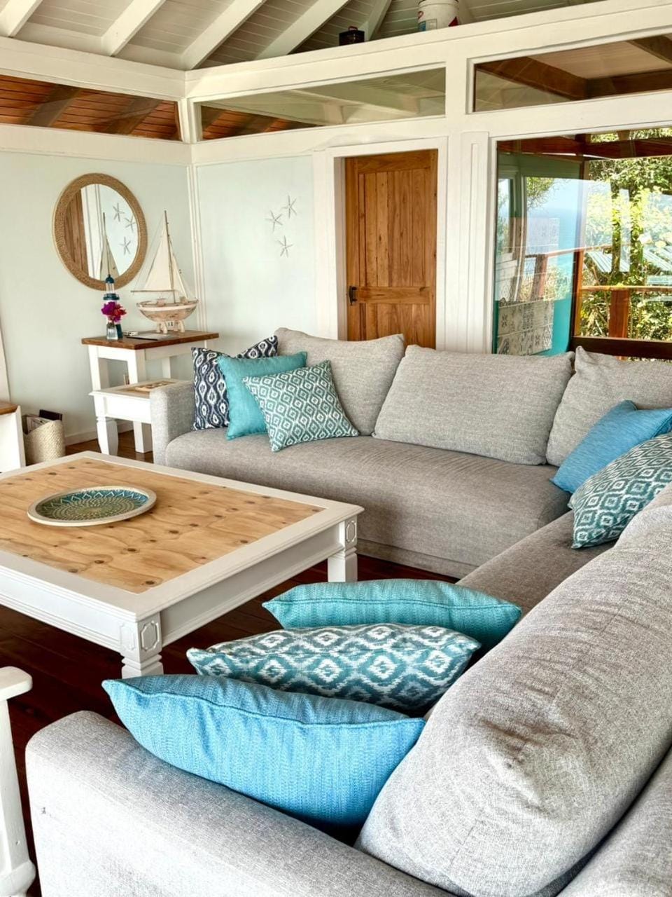Aloha 14 private Villa with spectacular 180' Ocean views Villa in KwaZulu-Natal