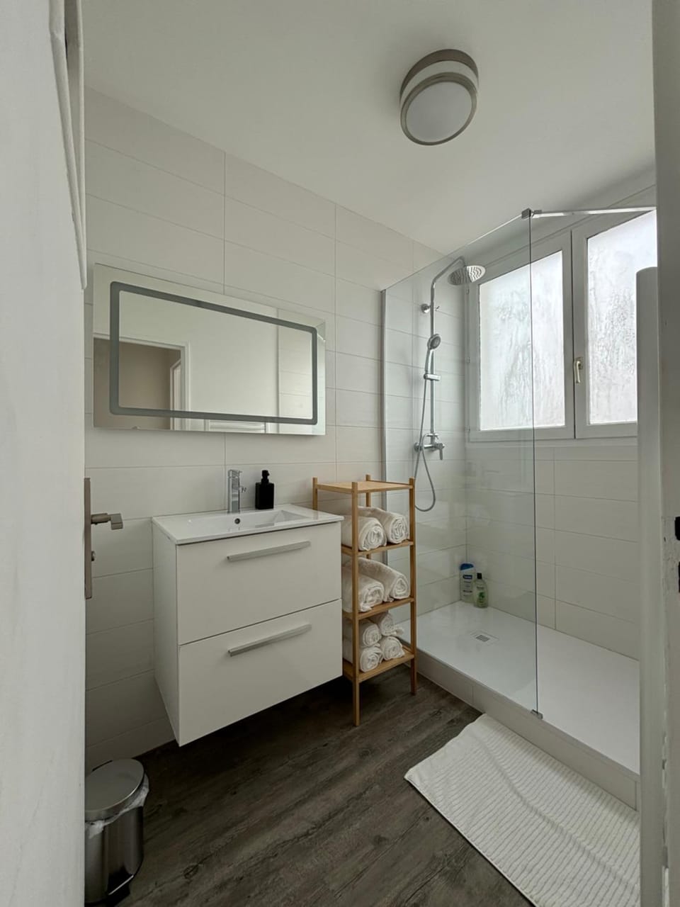 Shower, Bathroom, towels