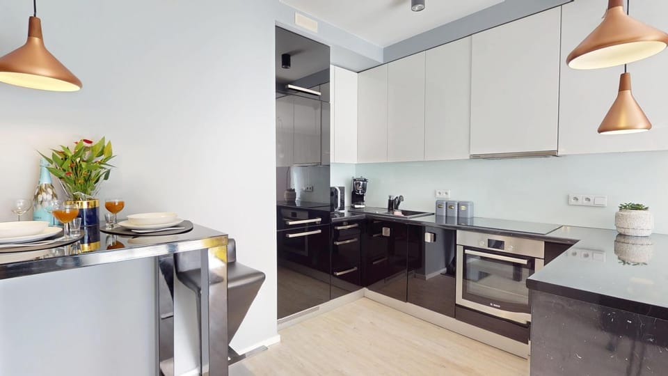 Kitchen or kitchenette, Seating area, Dining area