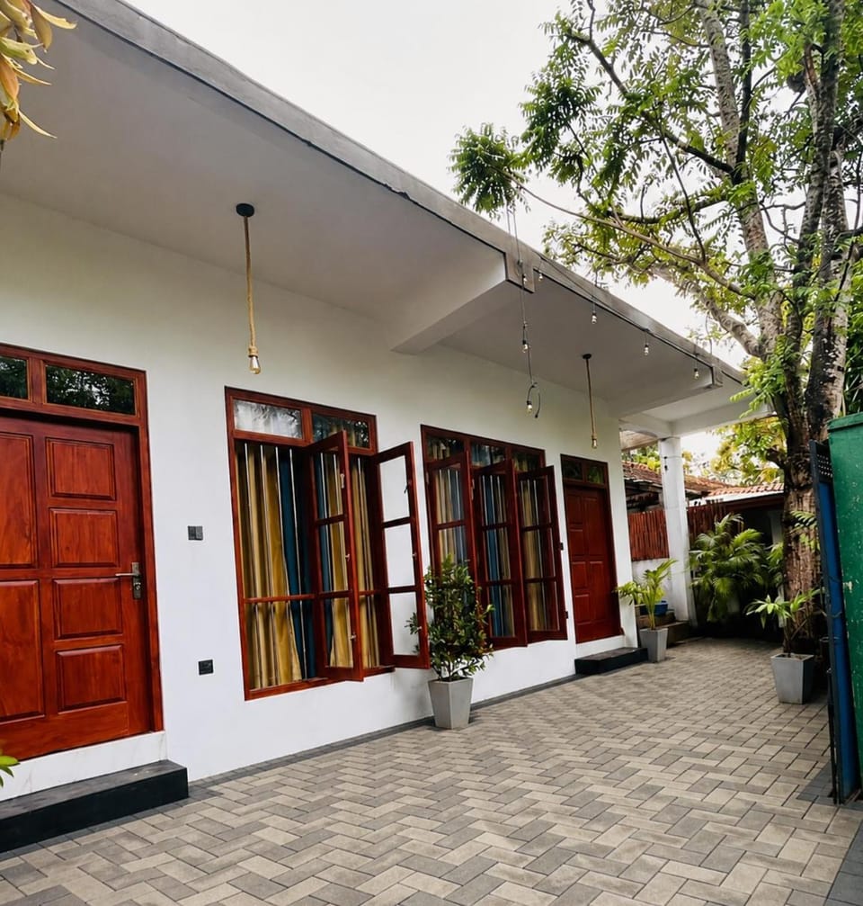 Aqua Shade Family Apartment -Weligama Bed and Breakfast in Southern Province