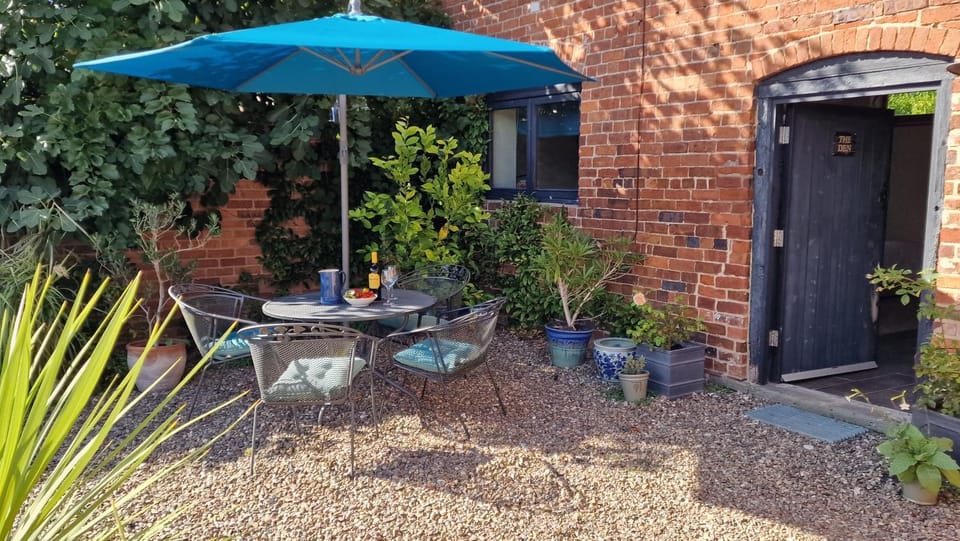 Patio, Garden view