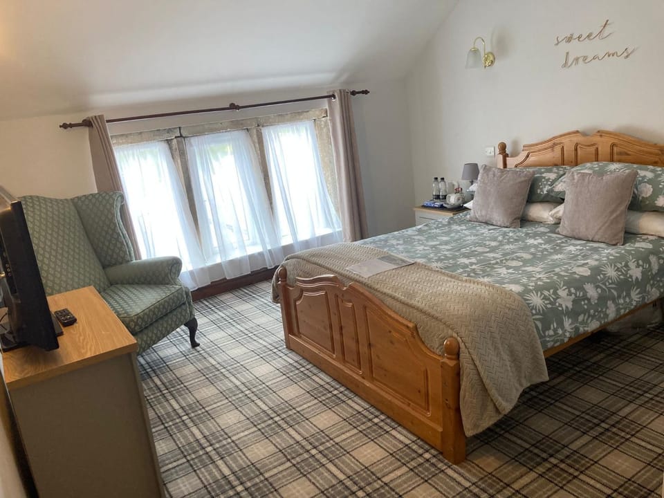 Jug and glass Hotel in Amber Valley