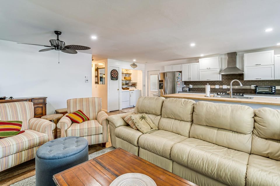 4 Mi to Dtwn Sarasota! Family Home w/ Pool Access House in Sarasota