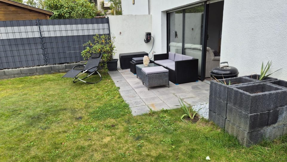 Spring, Garden, Seating area, Garden view
