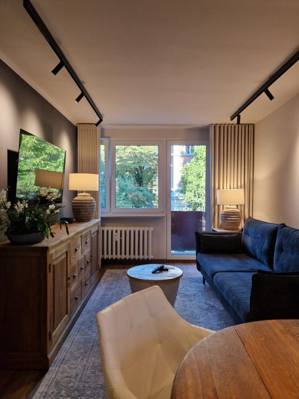 TV and multimedia, Living room, Seating area