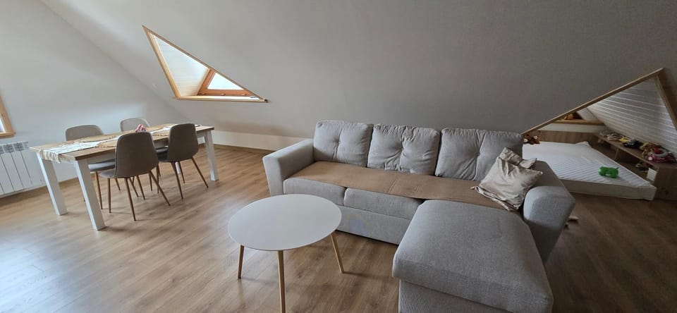 Living room, Seating area, Dining area, children