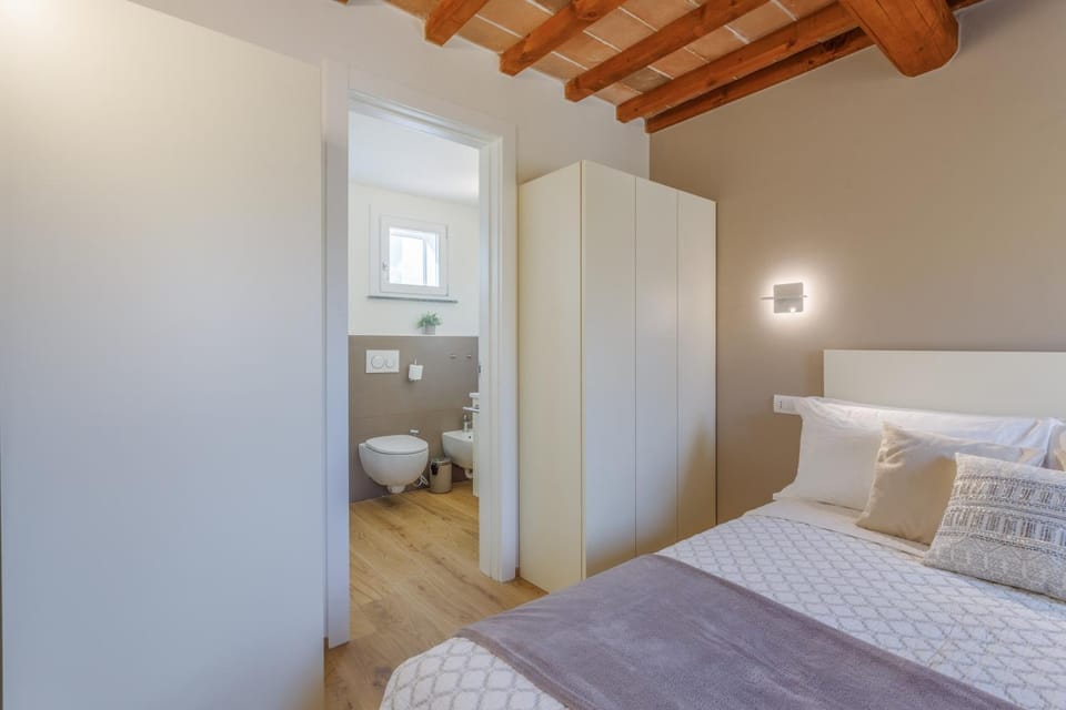 Toilet, Bathroom, Photo of the whole room, Bedroom, wardrobe