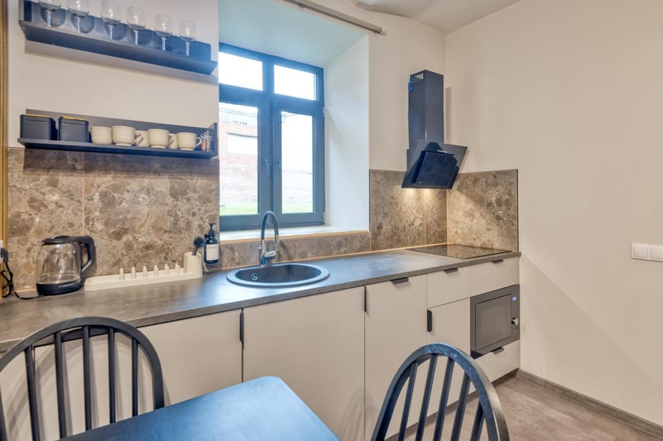 Coffee/tea facilities, Kitchen or kitchenette, Dining area, pet friendly, stove