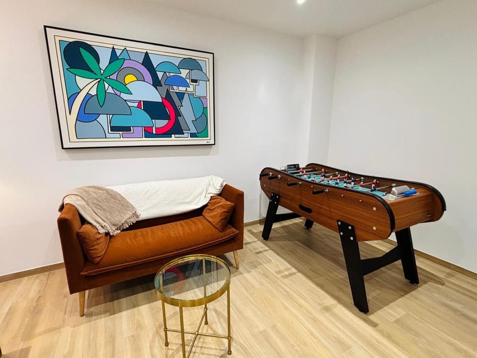 Game Room, Living room