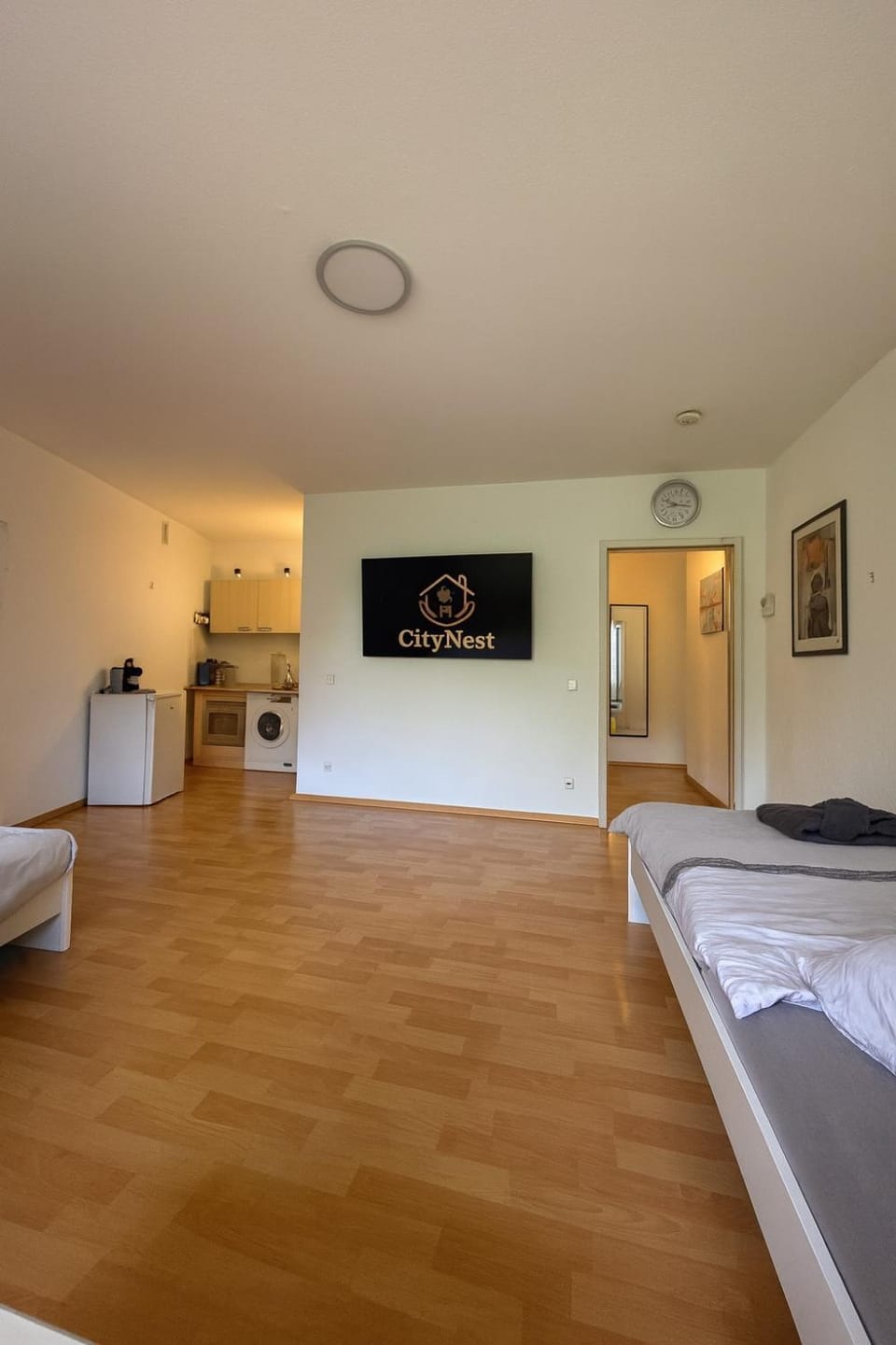 TV and multimedia, Kitchen or kitchenette, Photo of the whole room