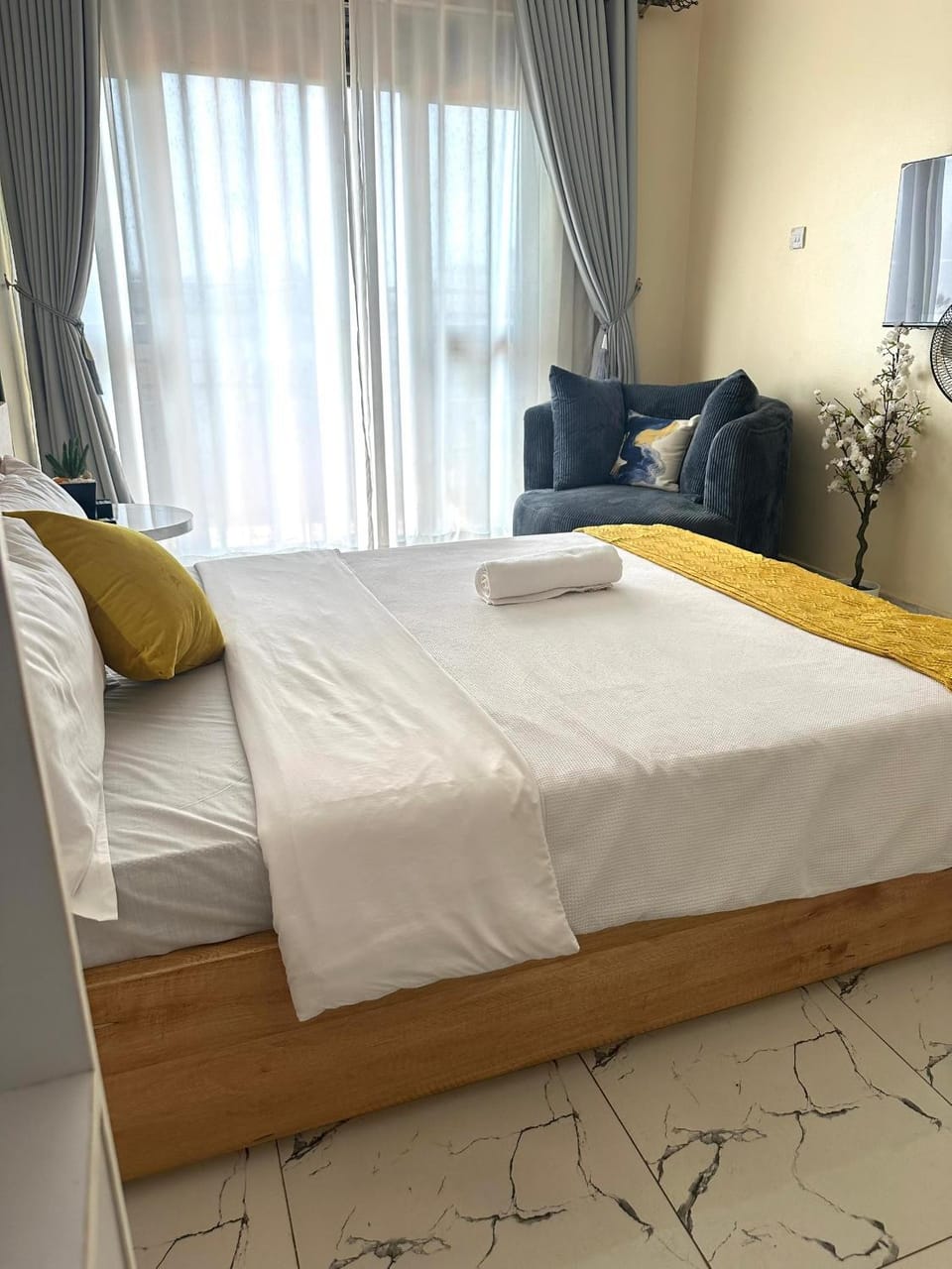 Bed, Photo of the whole room, Bedroom, towels