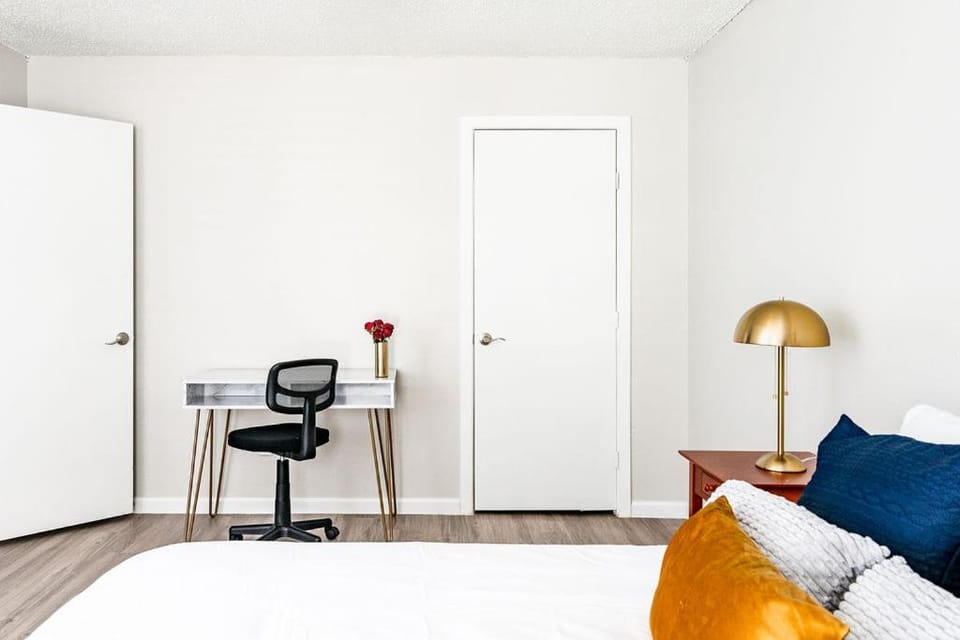 Cozy 1-BR Near Triangle, UT, SXSW & Hyde Park Apartment in Austin