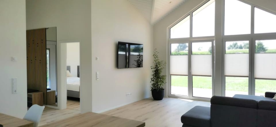 Communal lounge/ TV room, TV and multimedia, Living room, Seating area, Evening entertainment