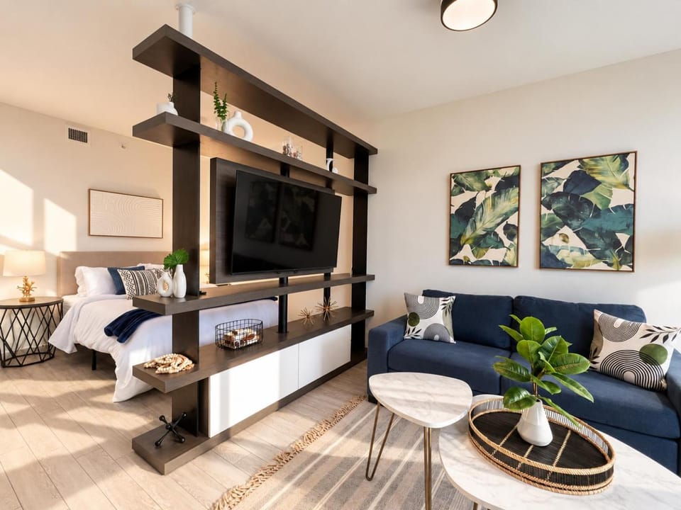 Stay Above Miami - Balcony Suite, Ocean Views, Rooftop Pool and Gym Apartment in Miami