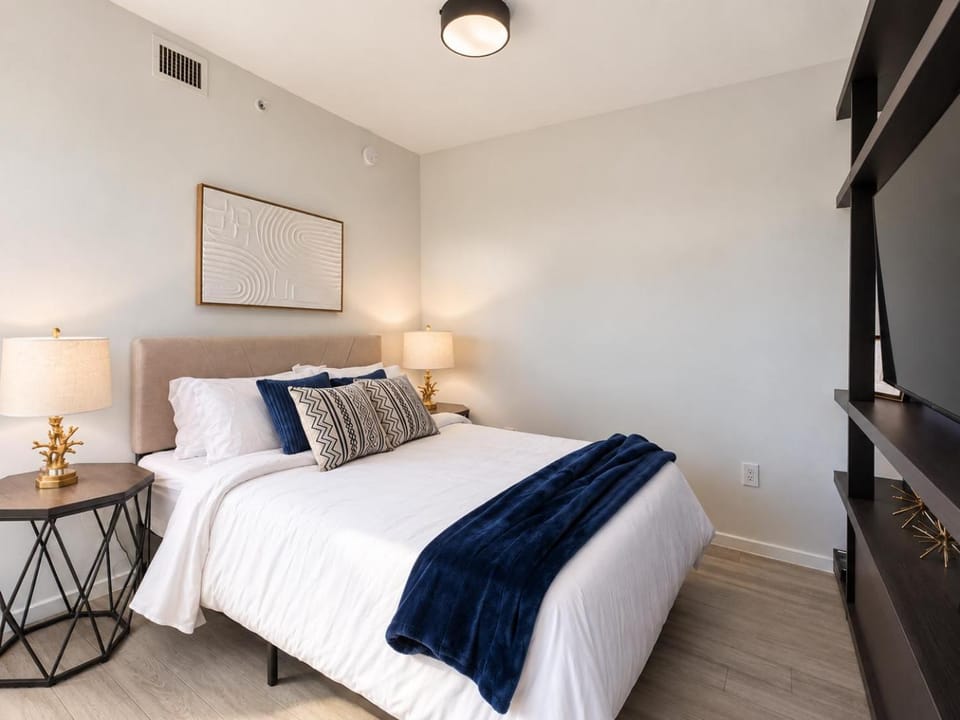 Stay Above Miami - Balcony Suite, Ocean Views, Rooftop Pool and Gym Apartment in Miami