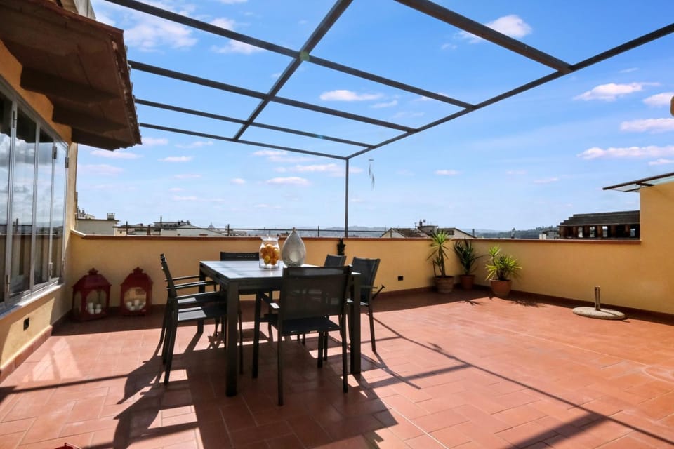 View (from property/room), Balcony/Terrace, Dining area
