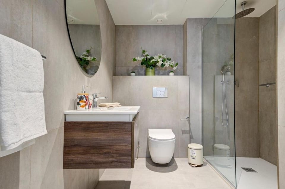 Mercury 319 - 2x Pool Cards Access & Shopping Mall Apartment in Saint Julians