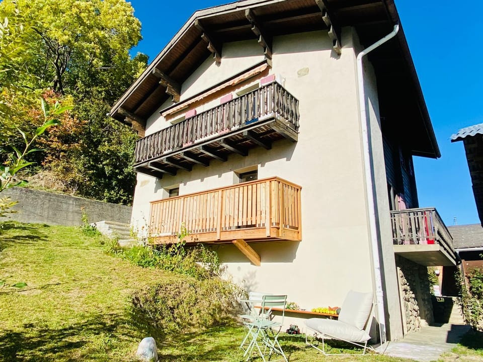 Property building, Summer, Garden, Area and facilities