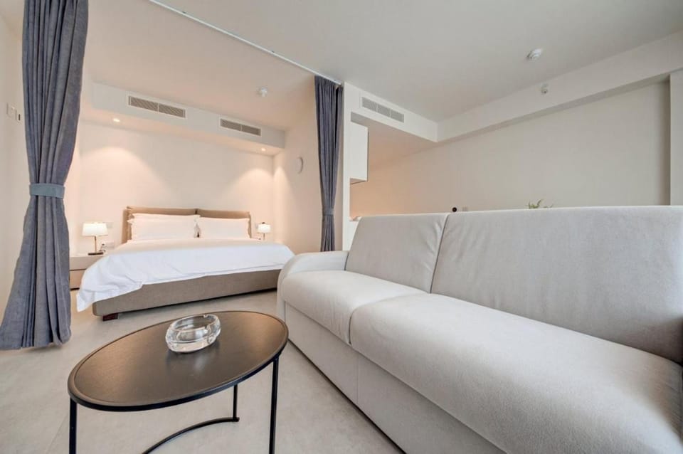 Mercury Suites 318 - 2x Pool Cards Access & Shopping Mall Apartment in Saint Julians