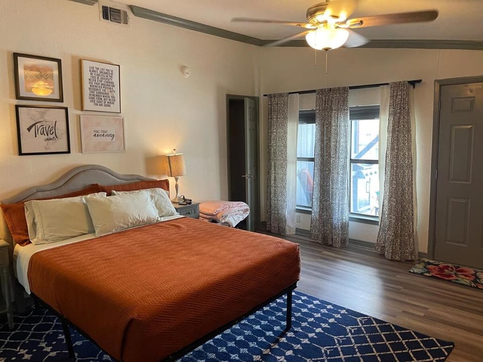 Bed, Photo of the whole room