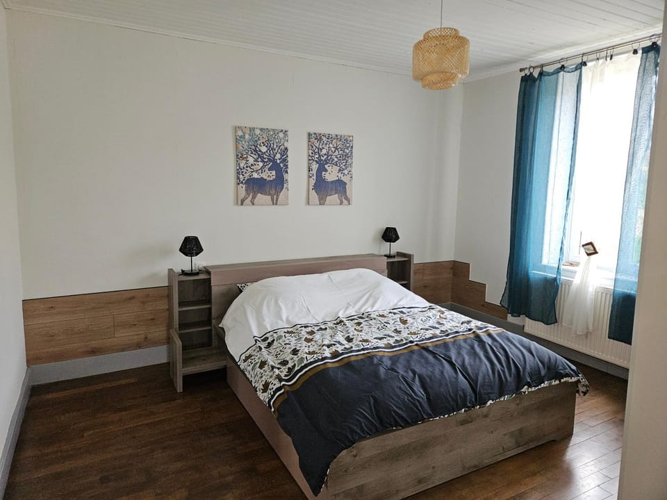 Bed, Photo of the whole room, Bedroom