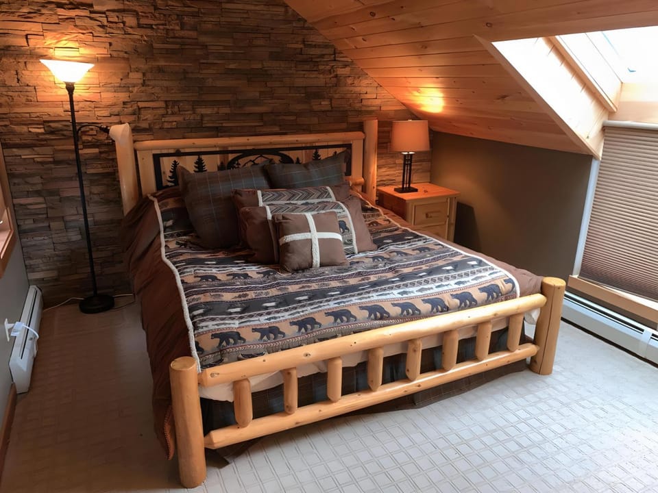 Ski-In, Ski-Out Sunrise Village Killington Condo - 2BR, Fireplace, Pool House in Mendon