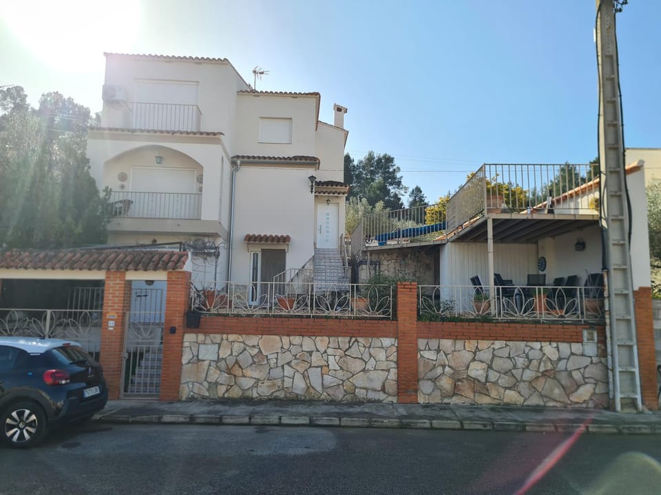 Quesa Tranquil Valencia Villa in Valencian Community