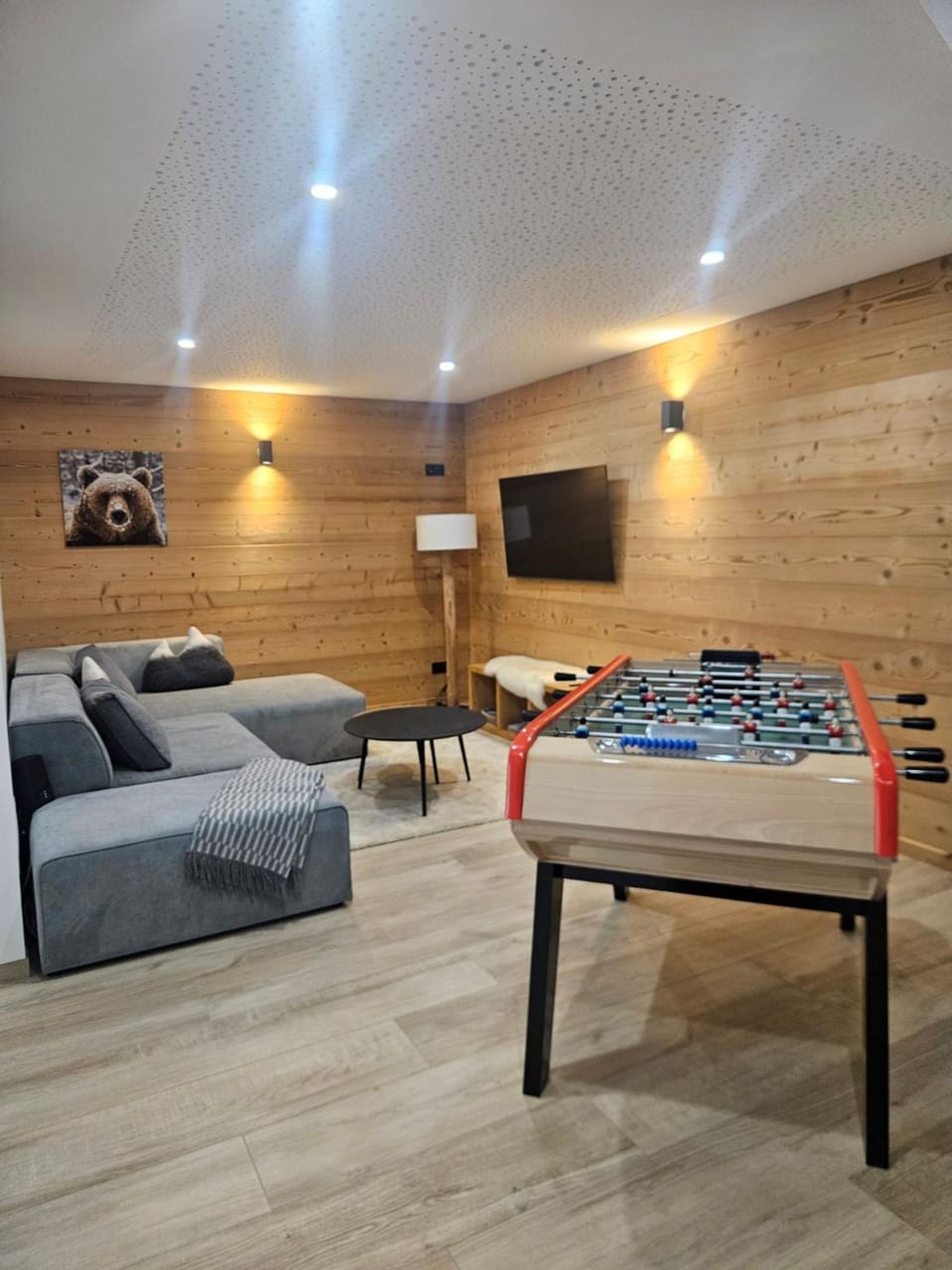 Game Room, Seating area
