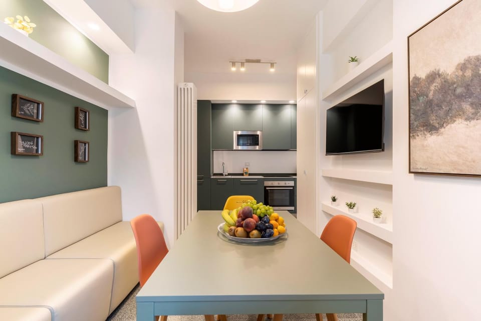 Kitchen or kitchenette, Living room, Dining area