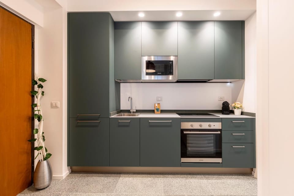 Kitchen or kitchenette, oven, stove