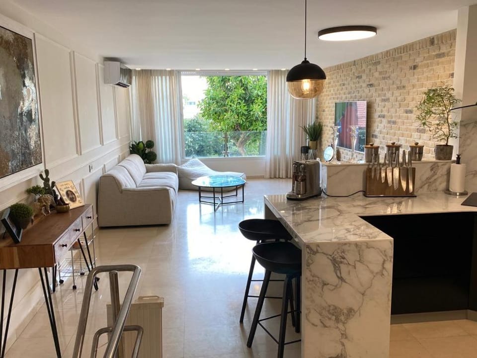 Luxury Sea View Penthouse Apartment in Herzliya