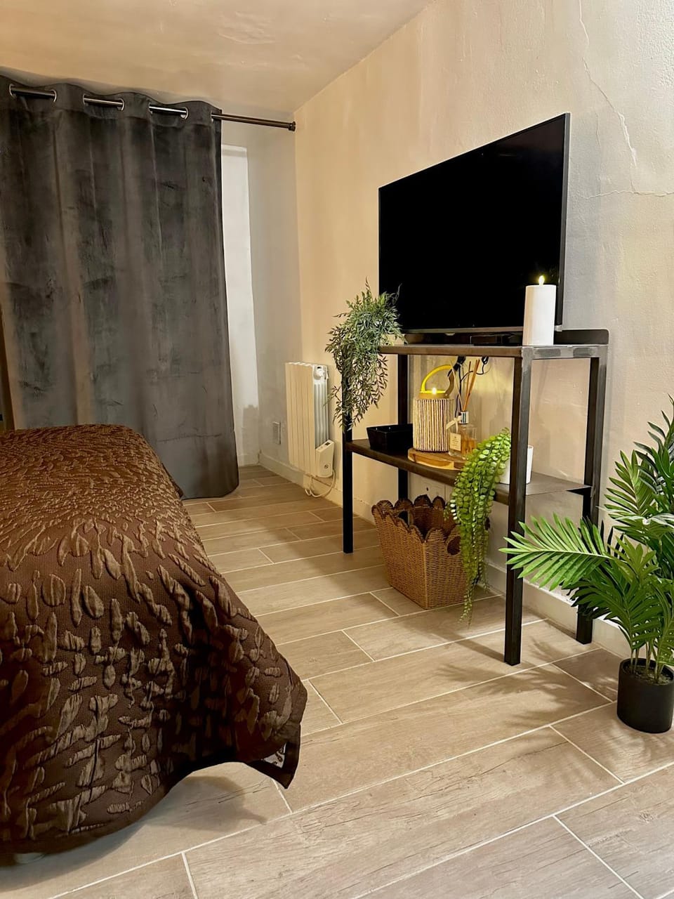 Suite romantique de luxe sous les Voûtes - baignoire îlot - centre Aix-En-Provence Apartment in Aix-en-Provence