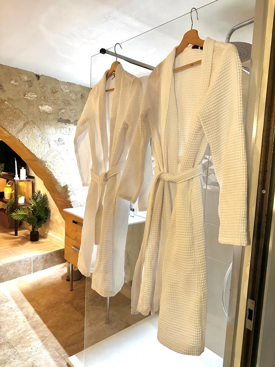 Suite romantique de luxe sous les Voûtes - baignoire îlot - centre Aix-En-Provence Apartment in Aix-en-Provence