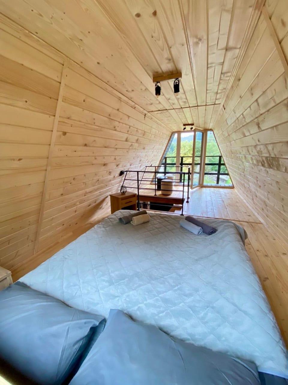 Bed, Photo of the whole room