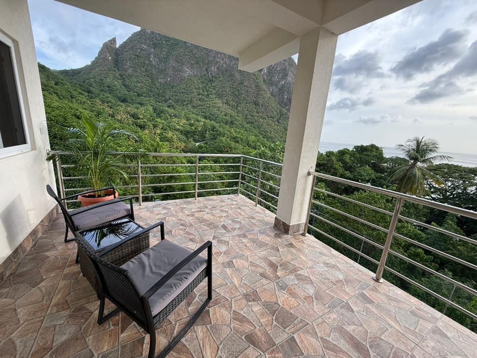 Patio, Day, Natural landscape, View (from property/room), Balcony/Terrace, Mountain view
