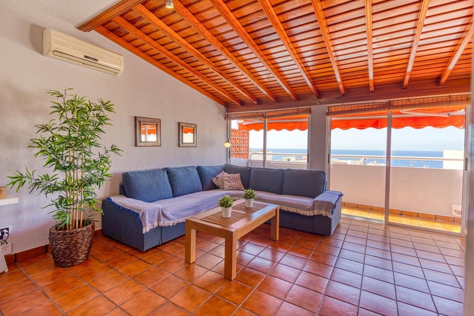 View (from property/room), Balcony/Terrace, Living room, Seating area, Sea view, air conditioner