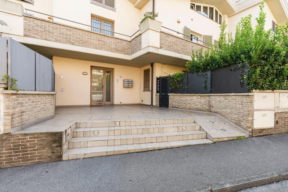 Property building, Facade/entrance