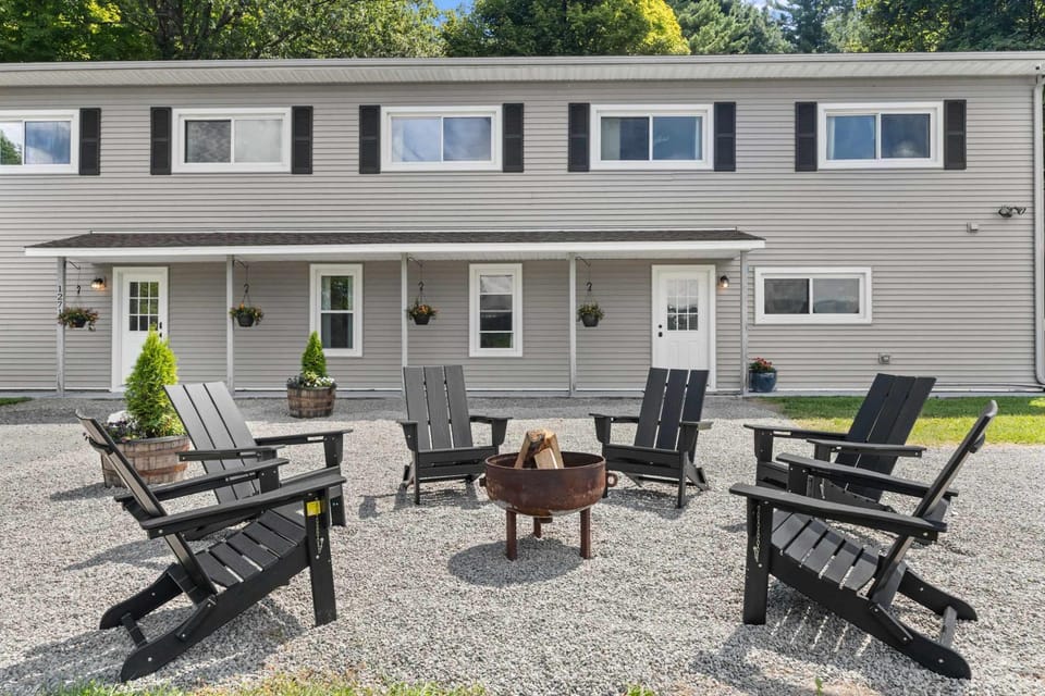 Property building, Patio, Spring, Day, fireplace