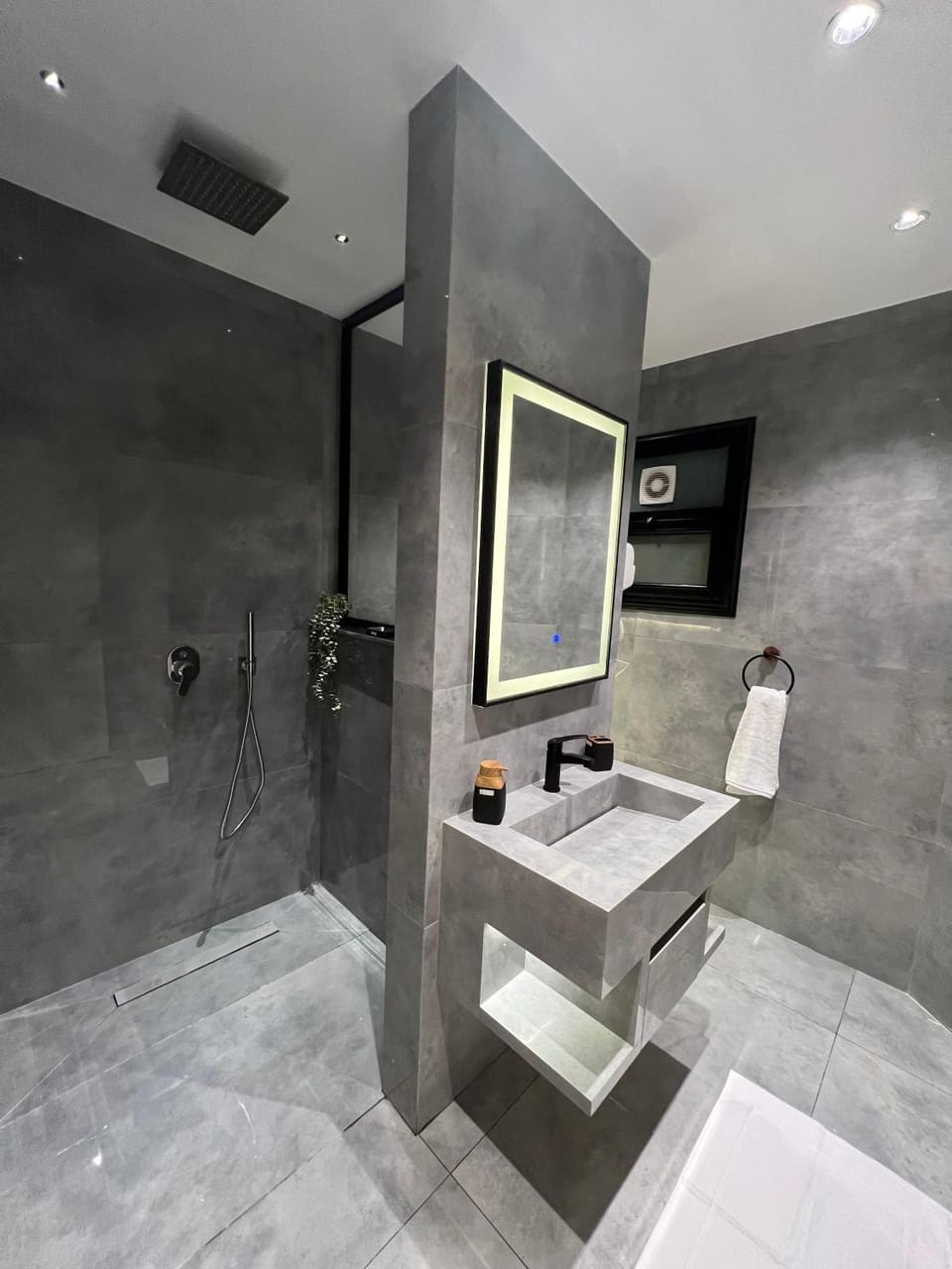 Luxury 3 Bedrooms Aparthotel Prime and Upscale Location - G Apartment in Egypt