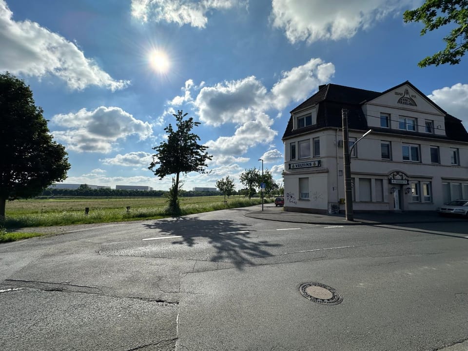Property building, Day, Neighbourhood, Street view