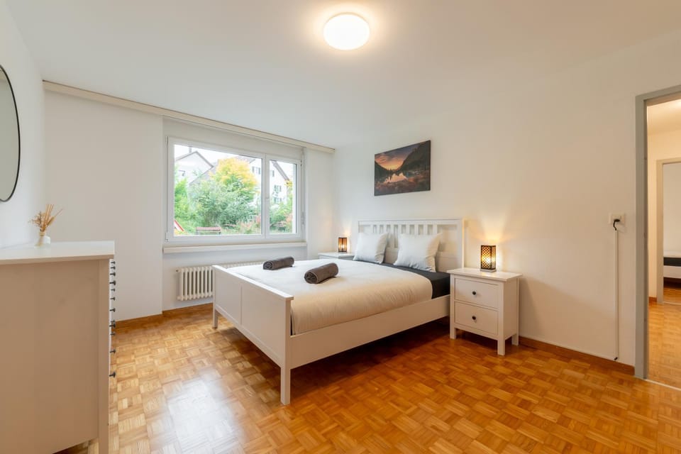 Bed, Photo of the whole room, Bedroom, internet