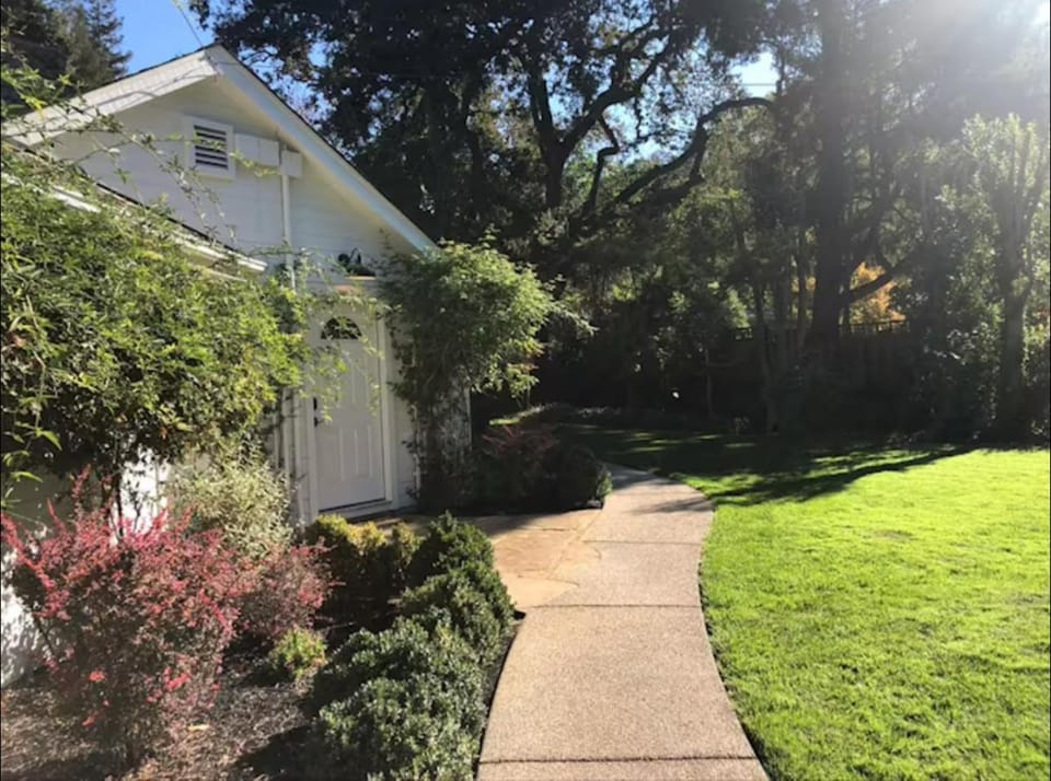 Hacienda Studio Apartment in Walnut Creek