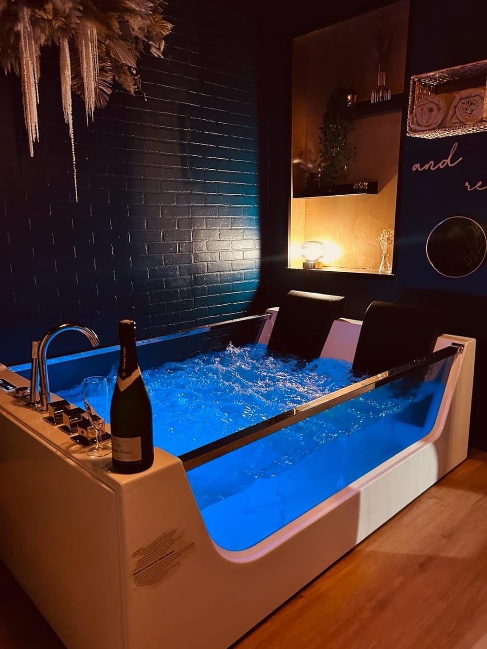 L'instant Suspendu-Studio Jacuzzi Terrasse Plages Apartment in Mauguio