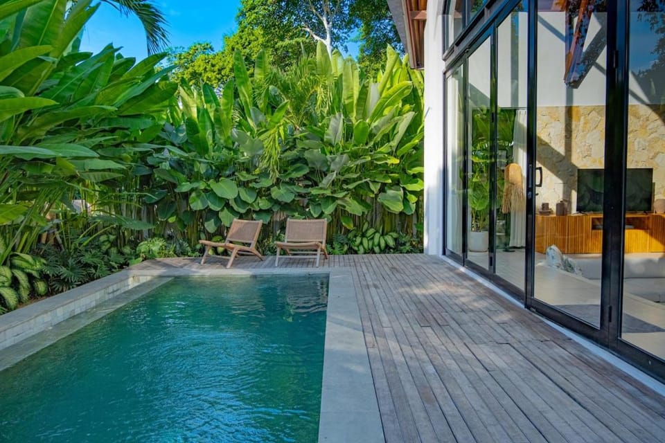 New Tranquil Jungle View Villa in Kerobokan Villa in North Kuta