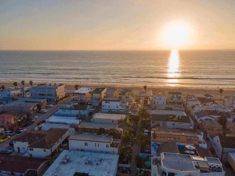 Neighbourhood, Bird's eye view, Sea view, Sunset