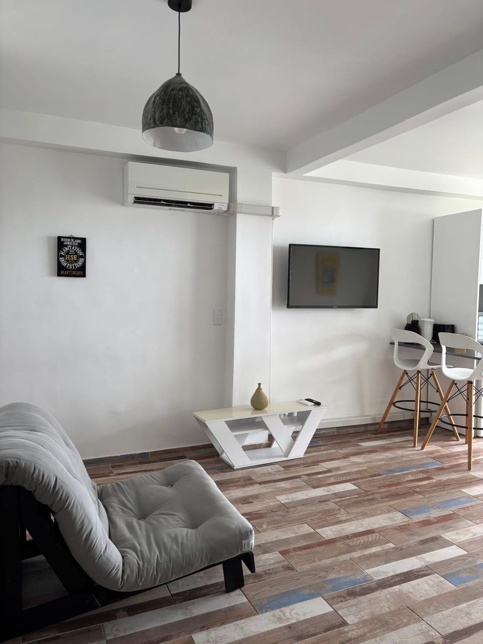 TV and multimedia, Living room, air conditioner
