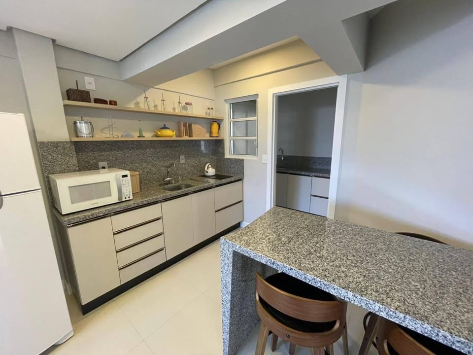 Apto térreo, 30 metros do mar no centrinho de Ingleses!! Apartment in Florianopolis