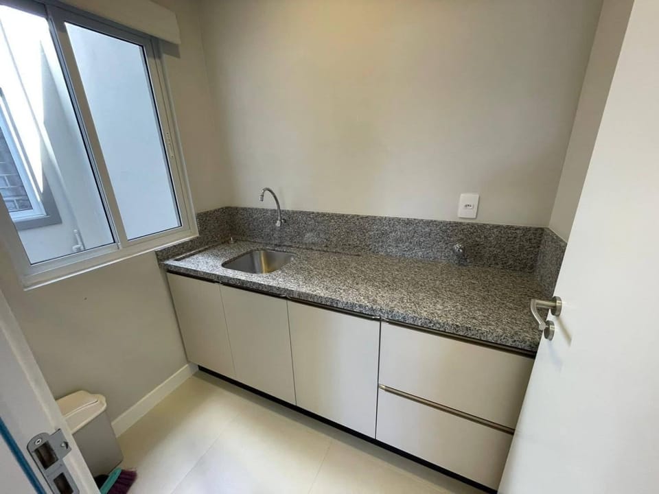 Apto térreo, 30 metros do mar no centrinho de Ingleses!! Apartment in Florianopolis